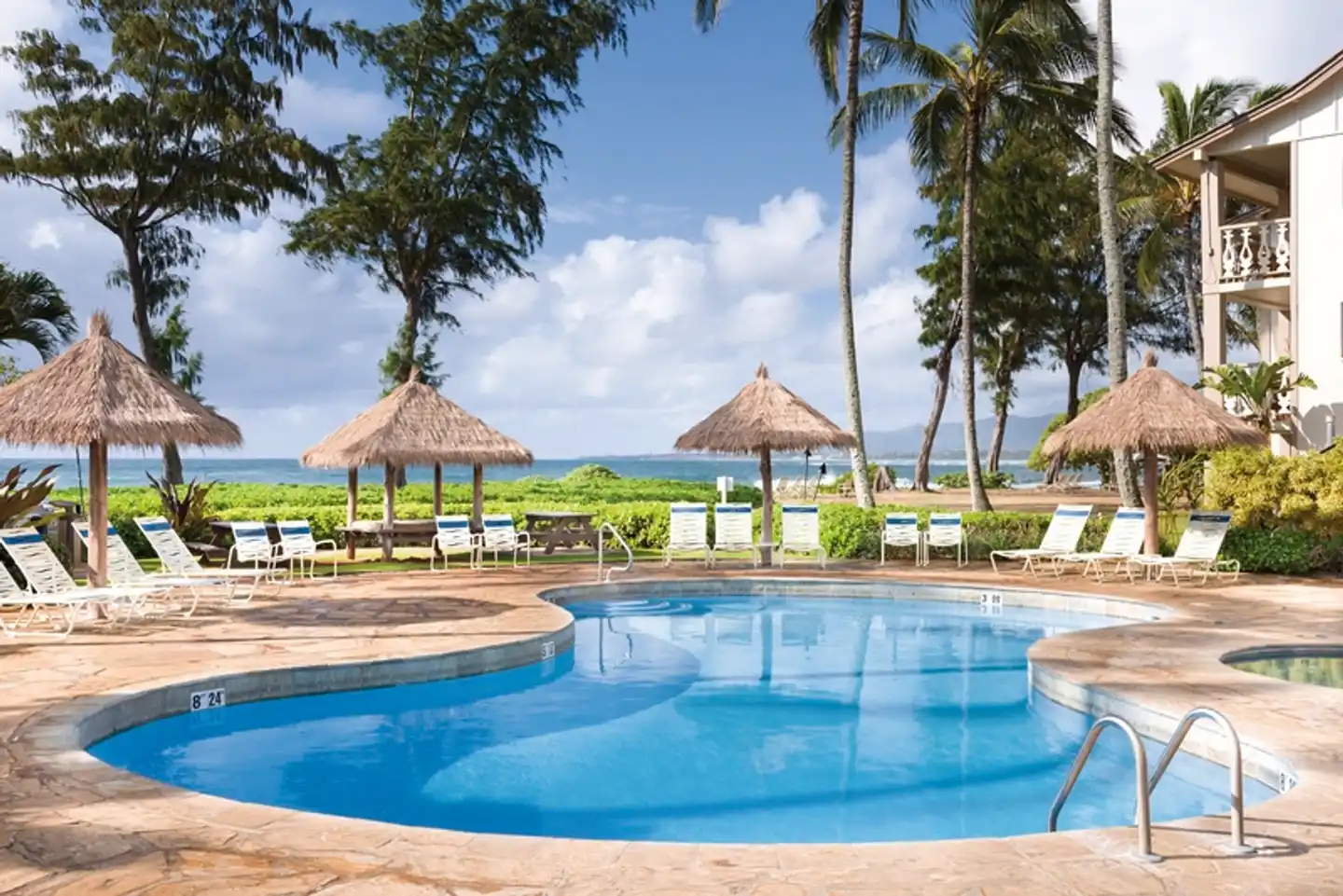 Aston Islander on the Beach Pool
