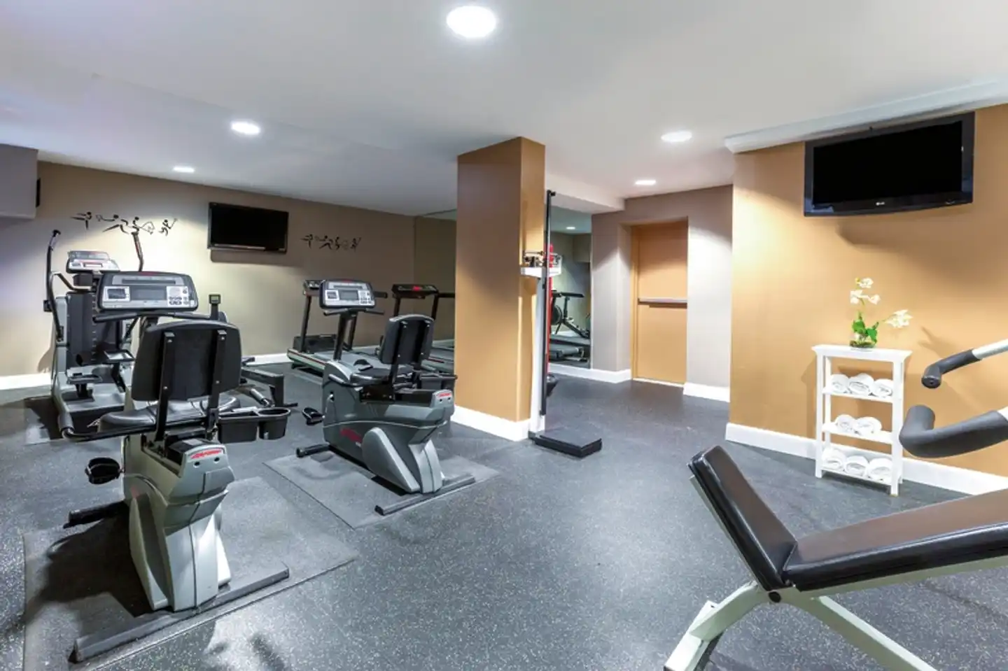 Ramada Jersey City Sport und Entertainment