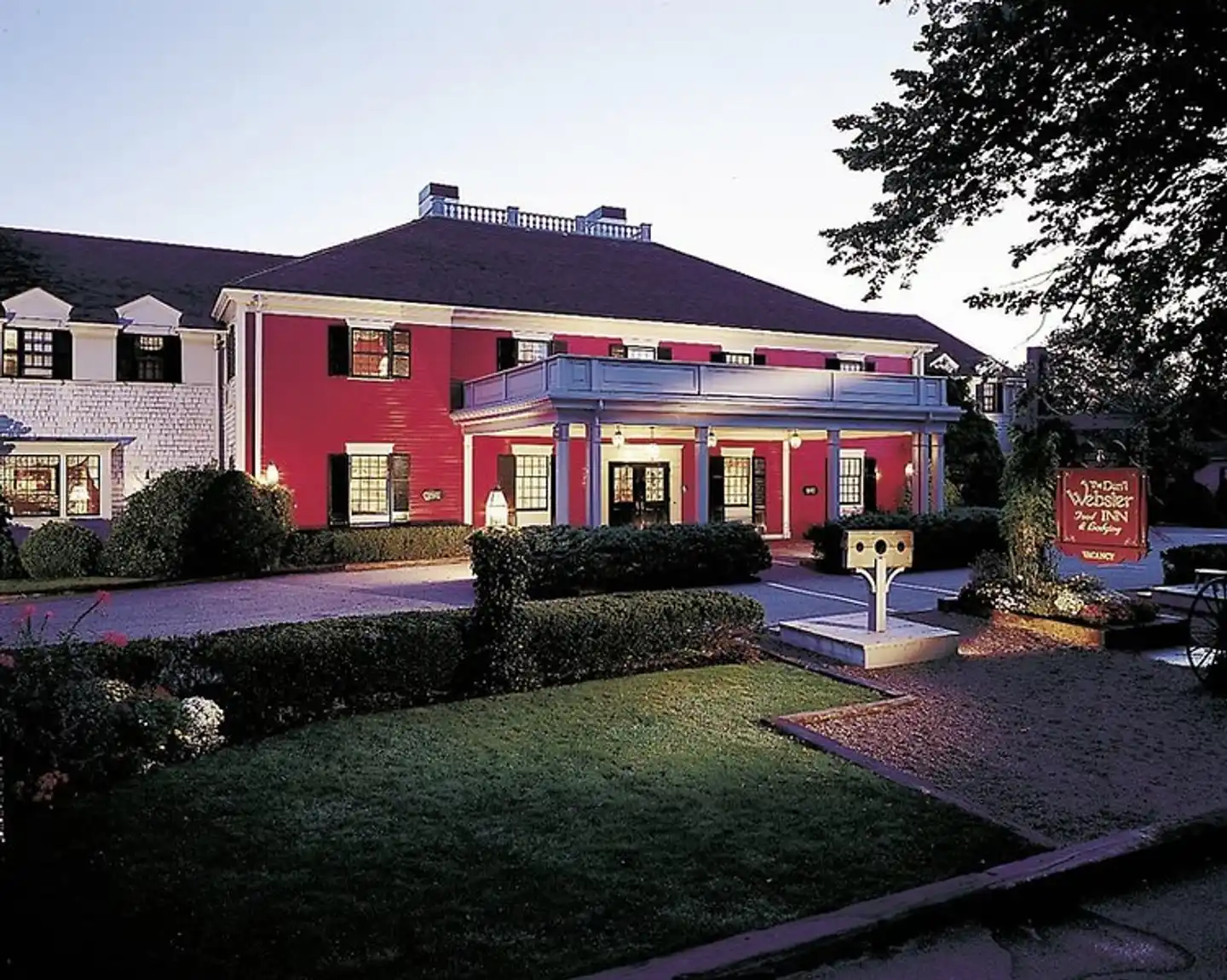 The Dan'l Webster Inn & Spa Aussenansicht