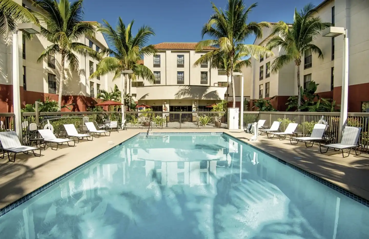 Hampton Inn Fort Myers Beach Sanibel Gateway Pool