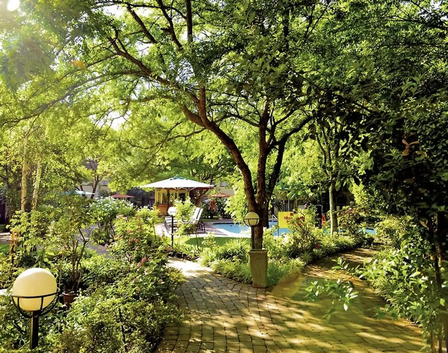 Protea Hotel Balalaika Sandton Garten