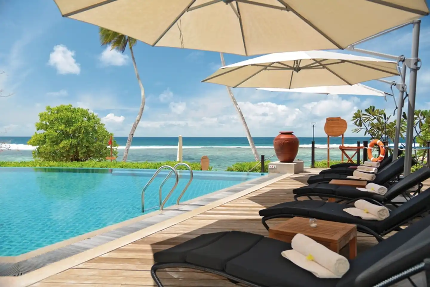 DoubleTree by Hilton Seychelles - Allamanda Resort and Spa Pool