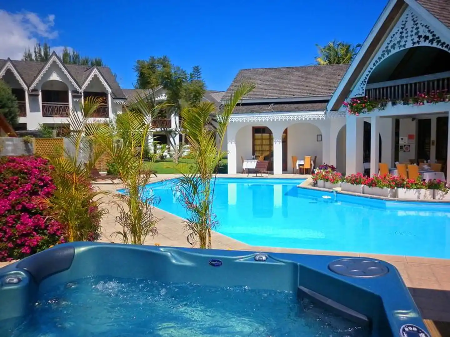 Le Vieux Cep Pool