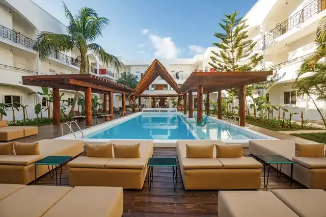 HM Playa del Carmen Pool