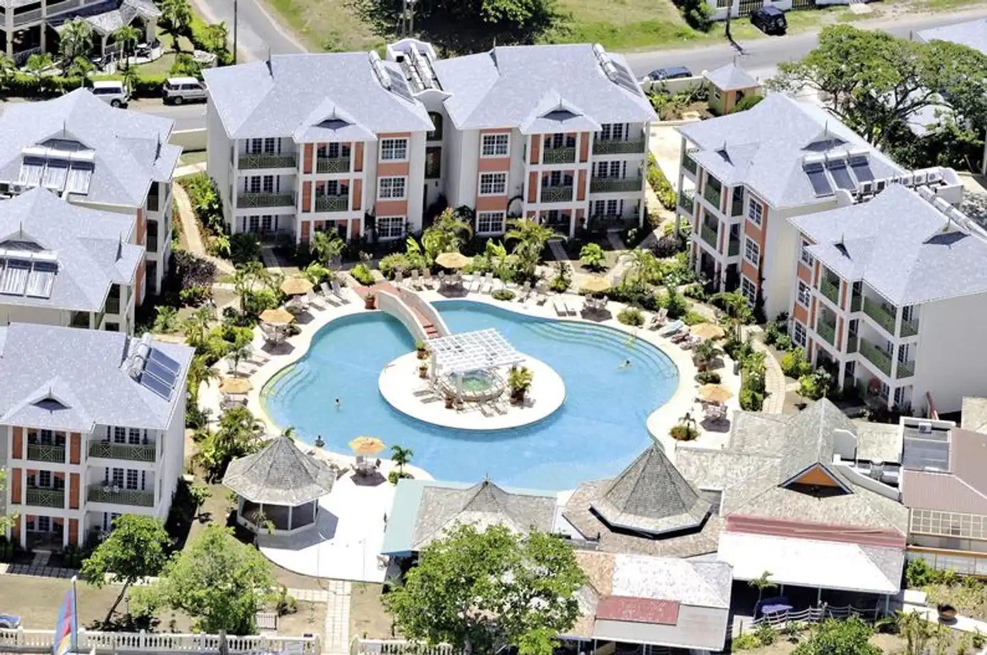Bay Gardens Beach Resort & Spa Aussenansicht