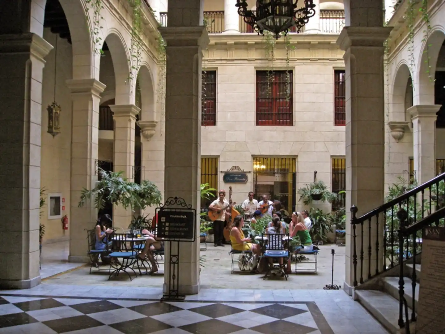 Palacio O'Farrill Lobby