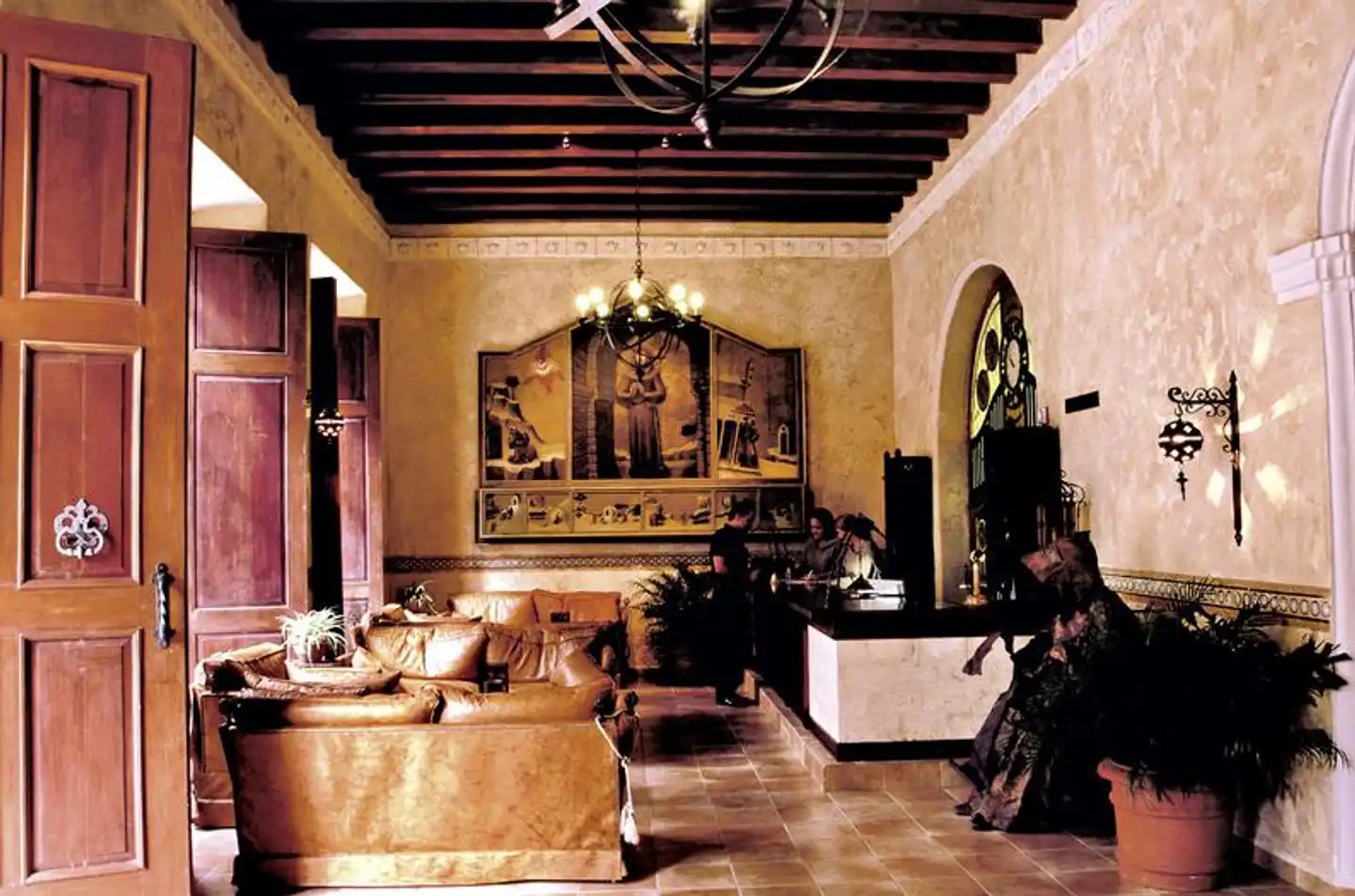 Los Frailes Lobby