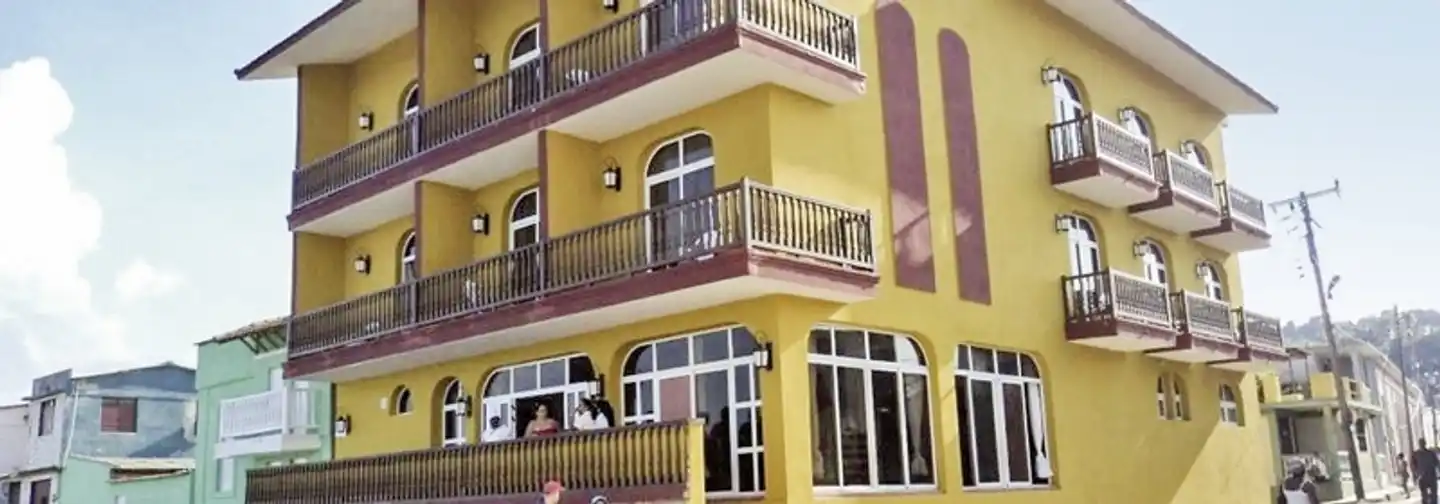 Hostal Rio Miel Aussenansicht