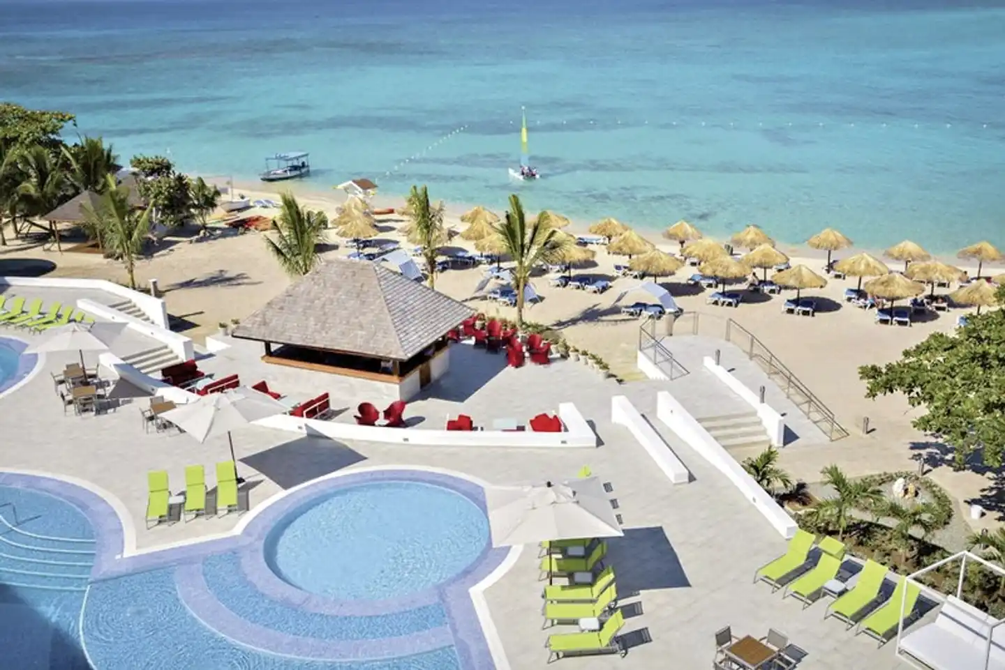 Grand Decameron Cornwall Beach, A Trademark All-Inclusive Resort Strand