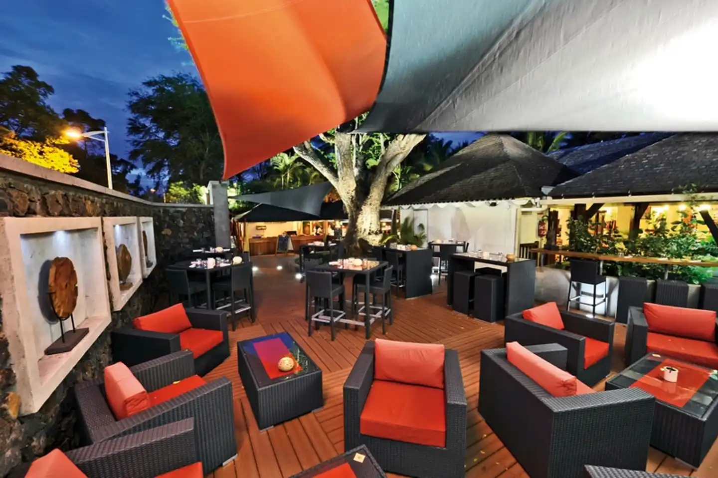 Alamanda Bar