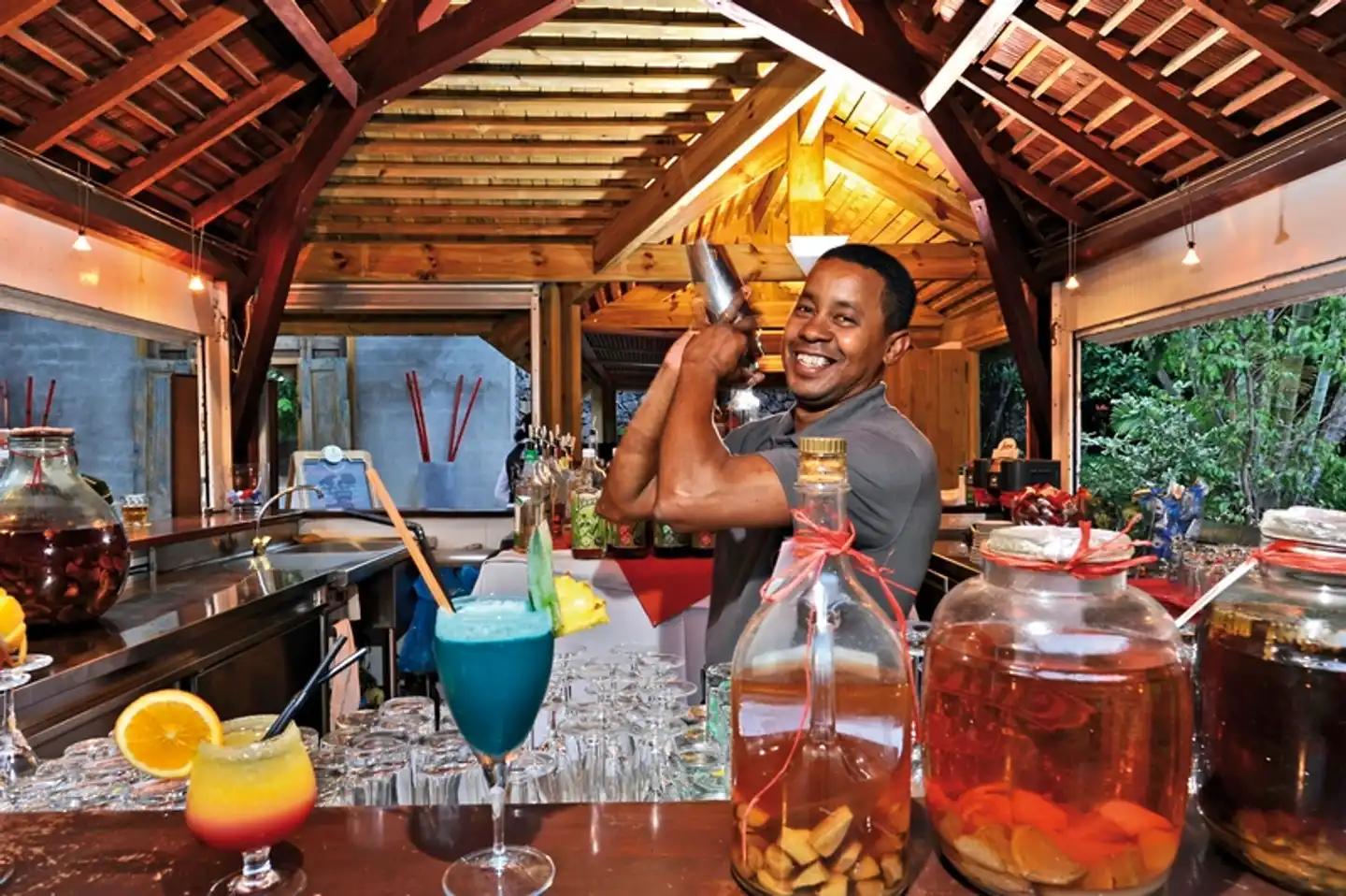 Alamanda Bar