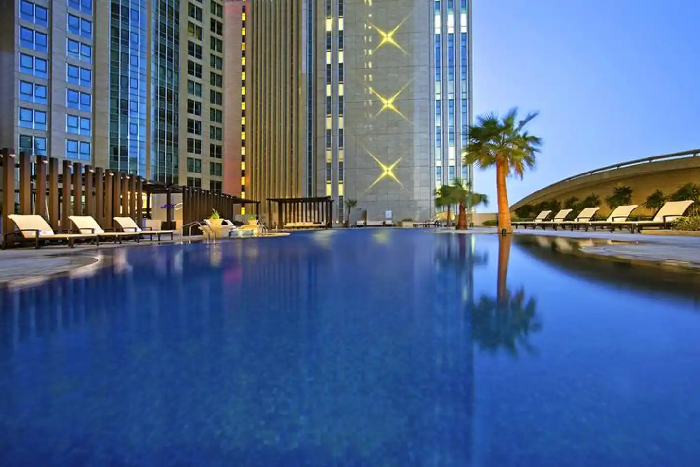 Sofitel Abu Dhabi Corniche Pool