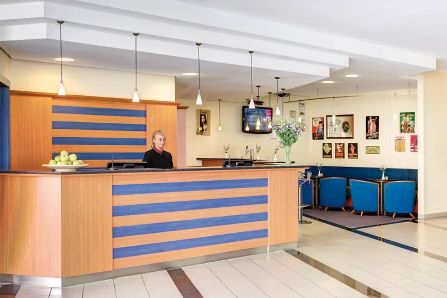 IntercityHotel Stralsund Lobby