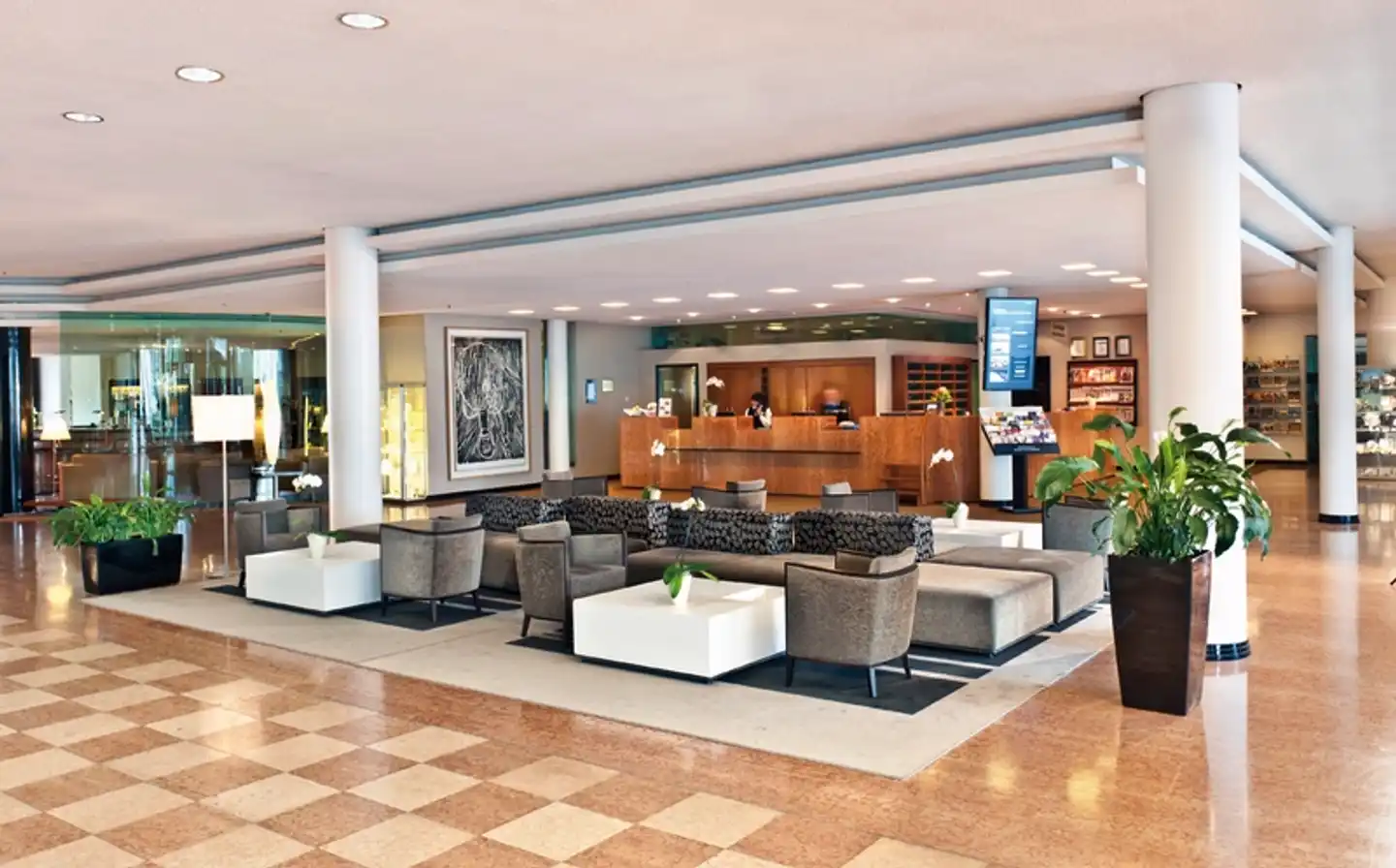 Radisson Blu Park Hotel & Conference Centre Lobby