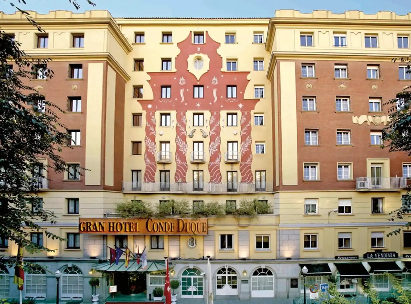 Sercotel Gran Hotel Conde Duque Aussenansicht