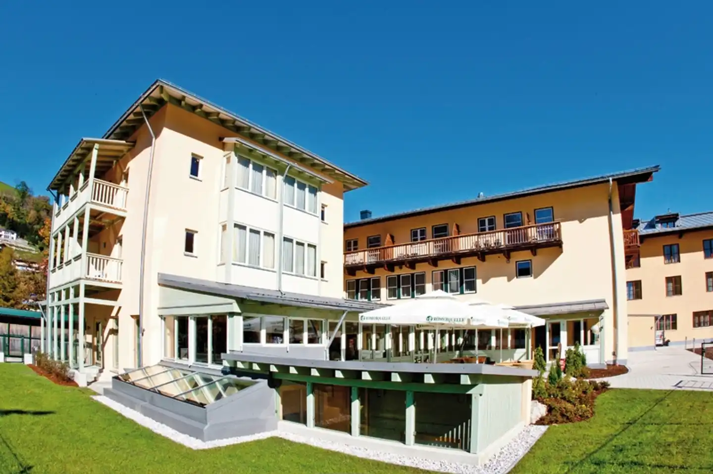 JUFA Hotel Kaprun Aussenansicht