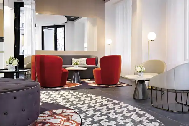 Hotel Pastel Paris Lobby