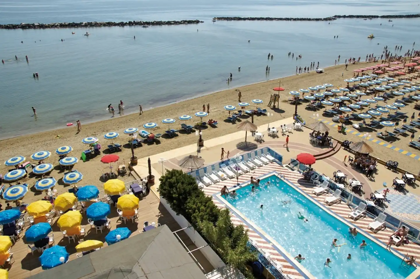 Club Hotel Bikini & Tropicana Pool