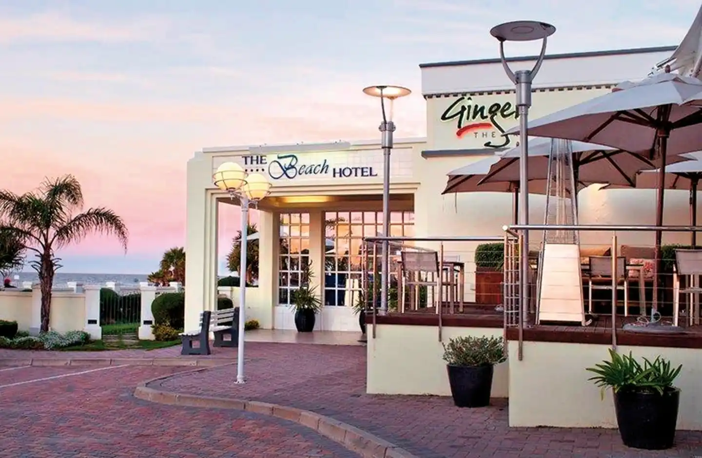 Beach Hotel Aussenansicht