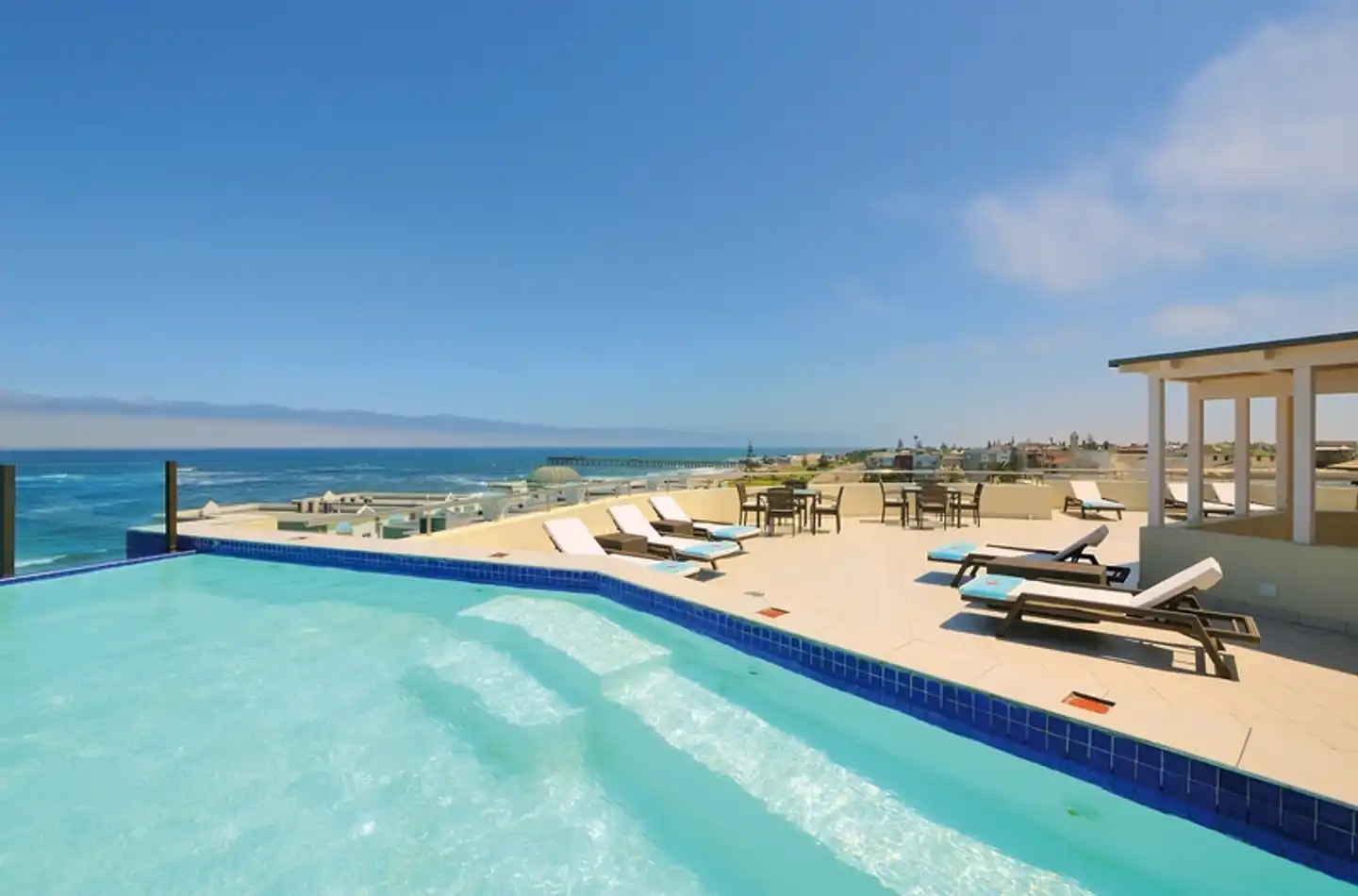 Beach Hotel Swakopmund Pool