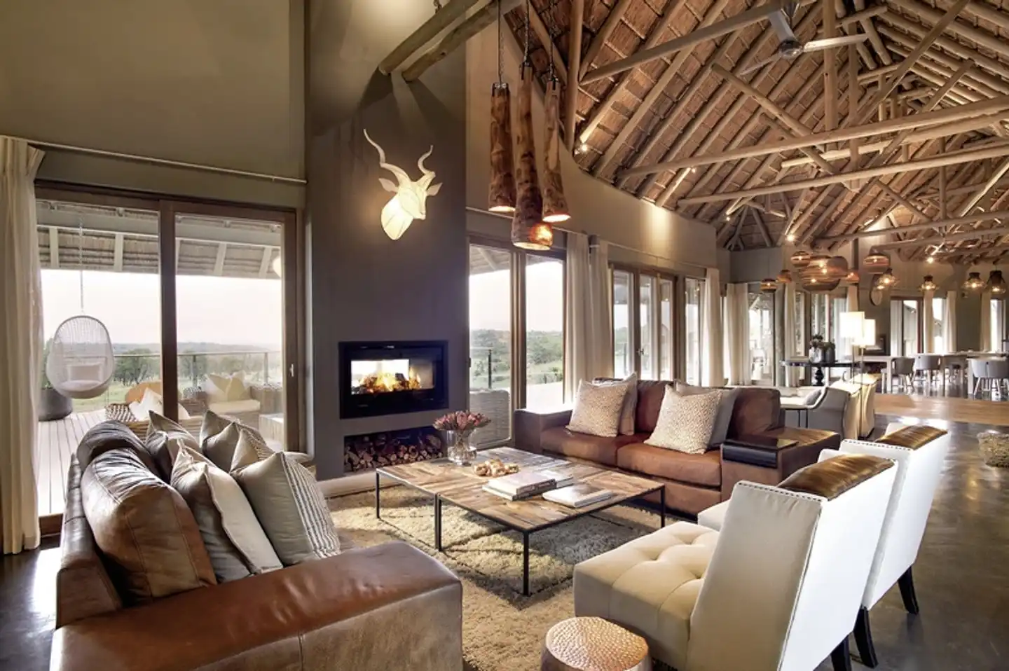 Mhondoro Safari Lodge & Villa Lobby