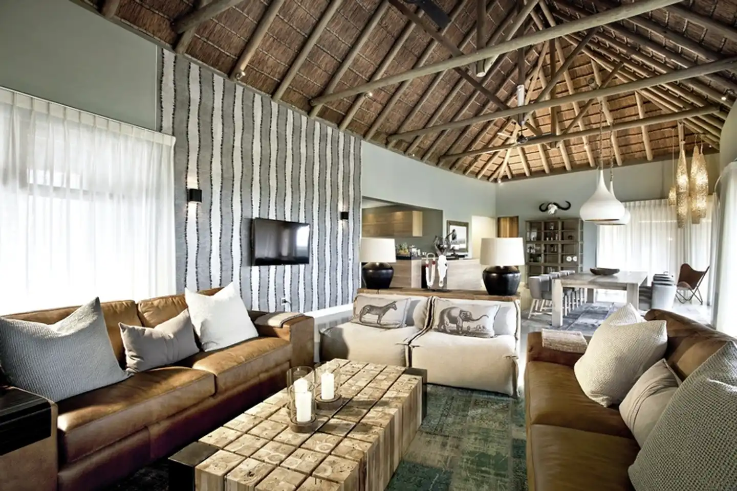 Mhondoro Safari Lodge & Villa Lobby