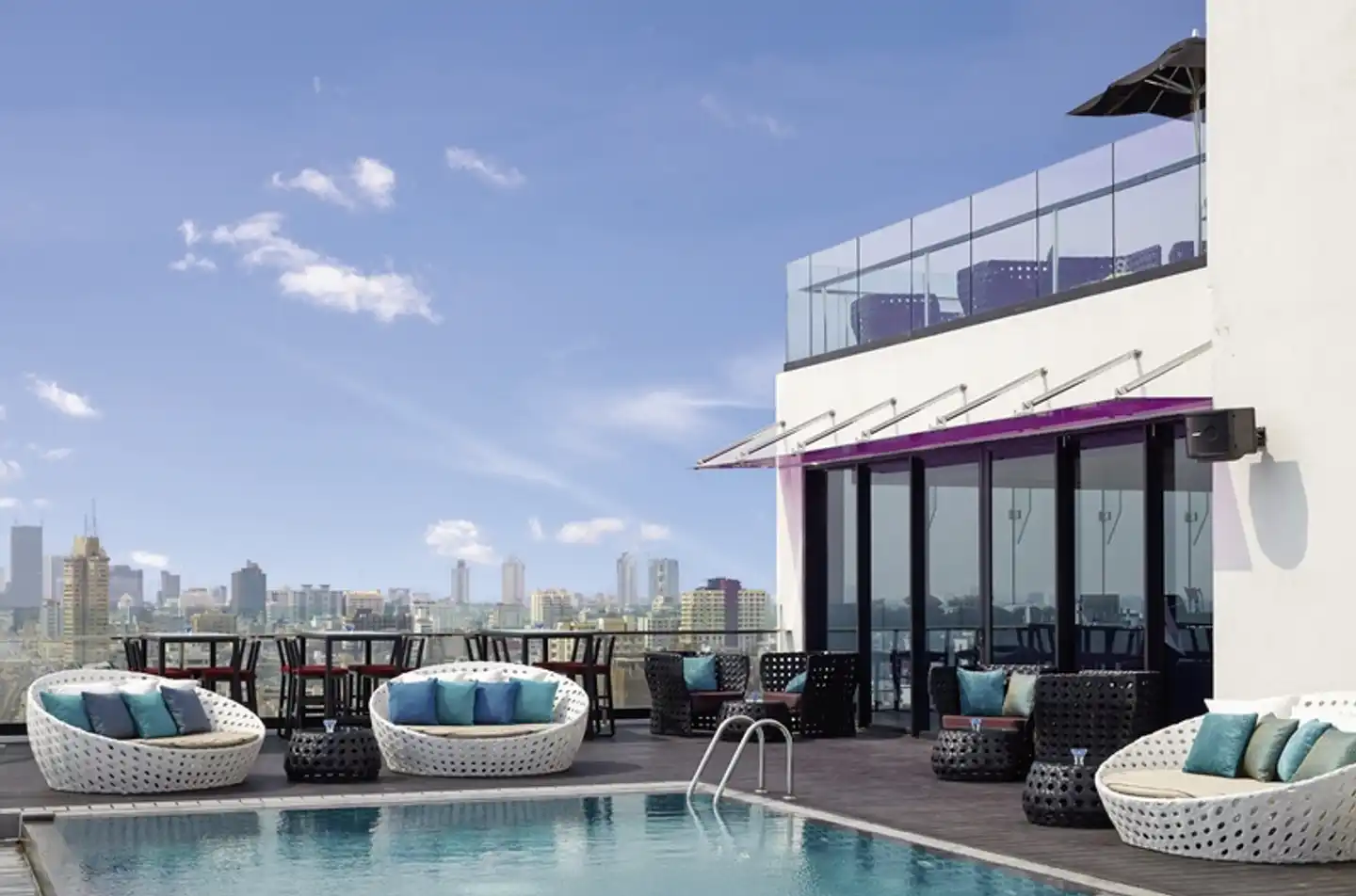 Radisson Hotel Colombo Pool