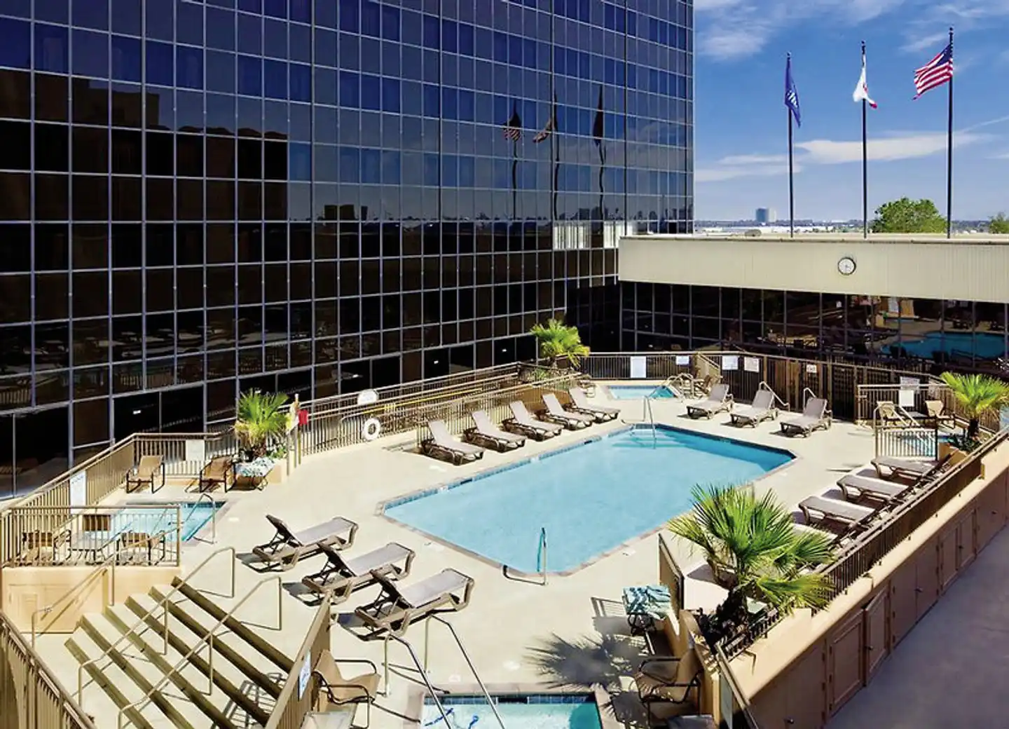 Hilton Los Angeles Airport Pool