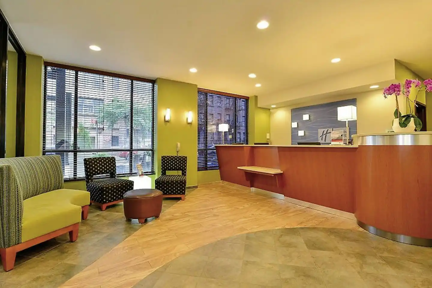 Holiday Inn Express Manhattan Midtown West Lobby