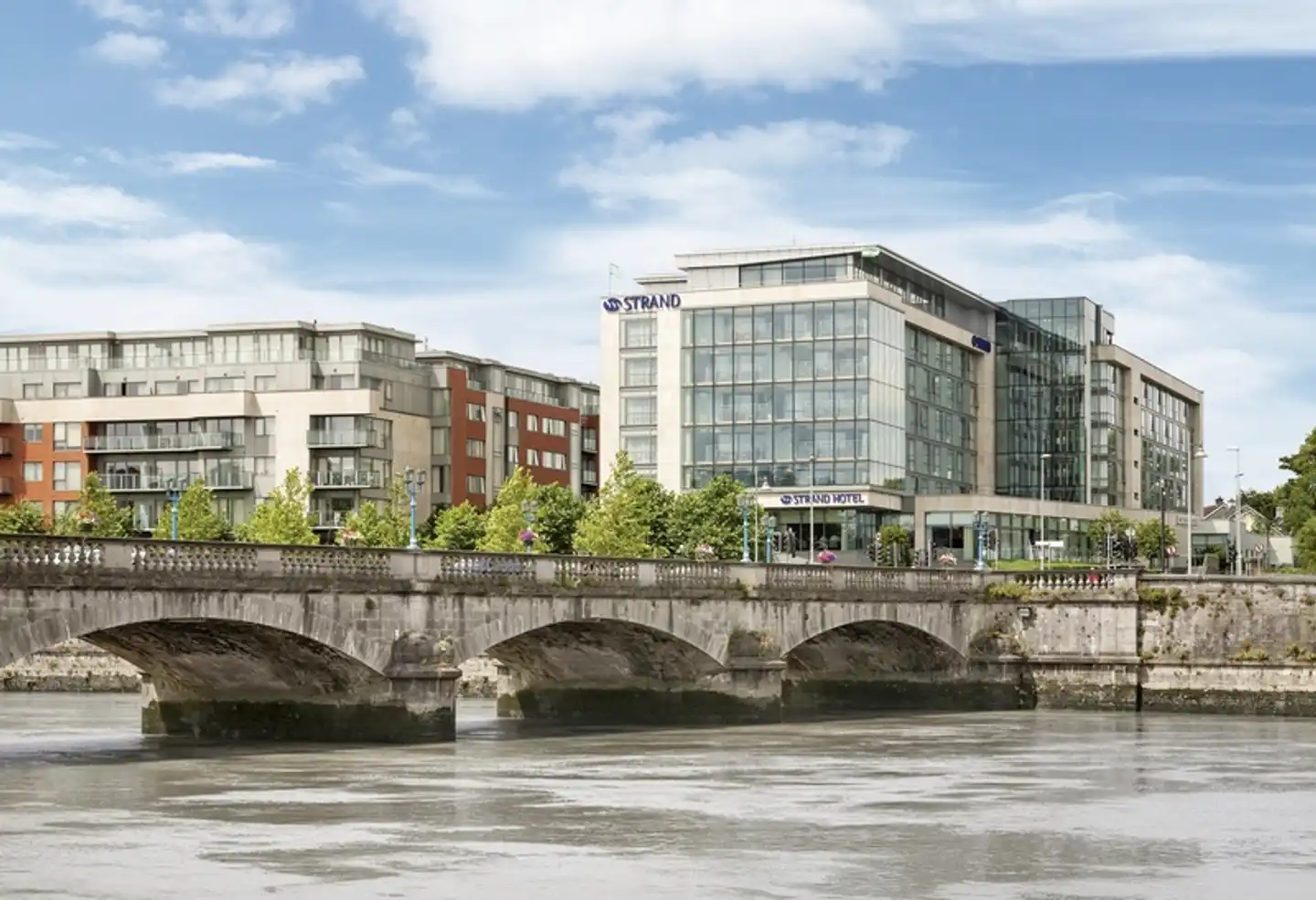 Limerick Strand Hotel Aussenansicht