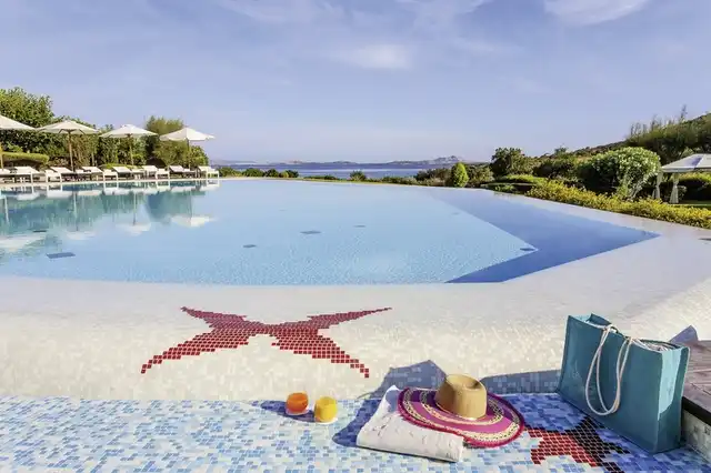 L'Ea Bianca Luxury Resort Strand