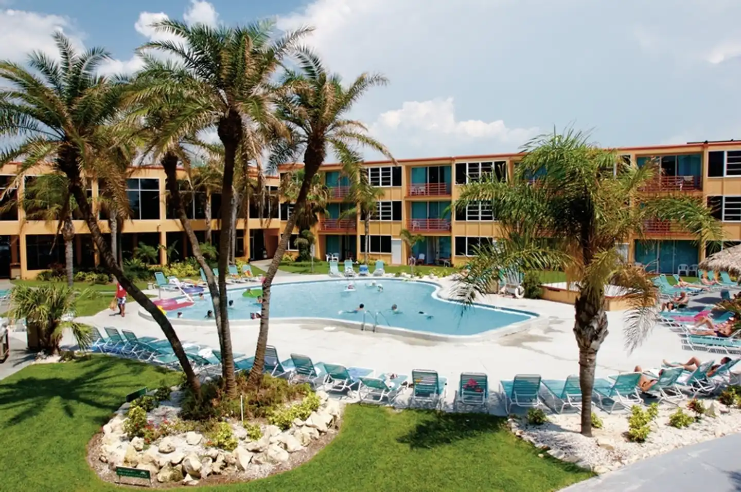 Dolphin Beach Resort Aussenansicht