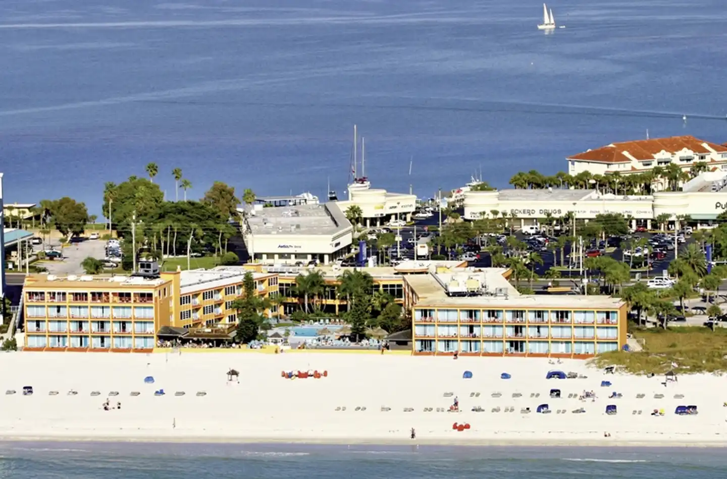 Dolphin Beach Resort Aussenansicht