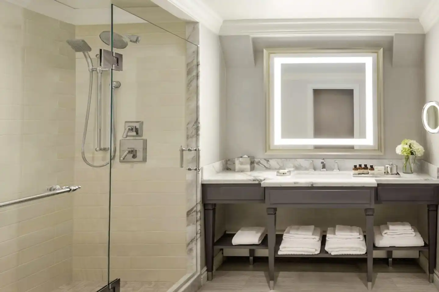 Fairmont Hotel MacDonald Badezimmer