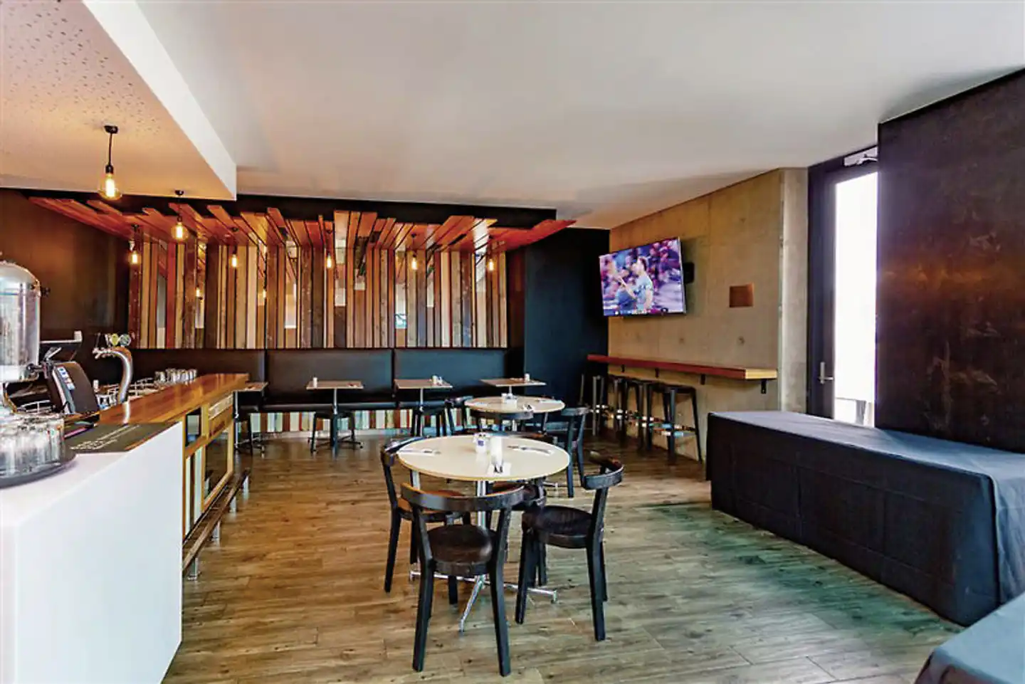 BreakFree on Cashel Restaurant