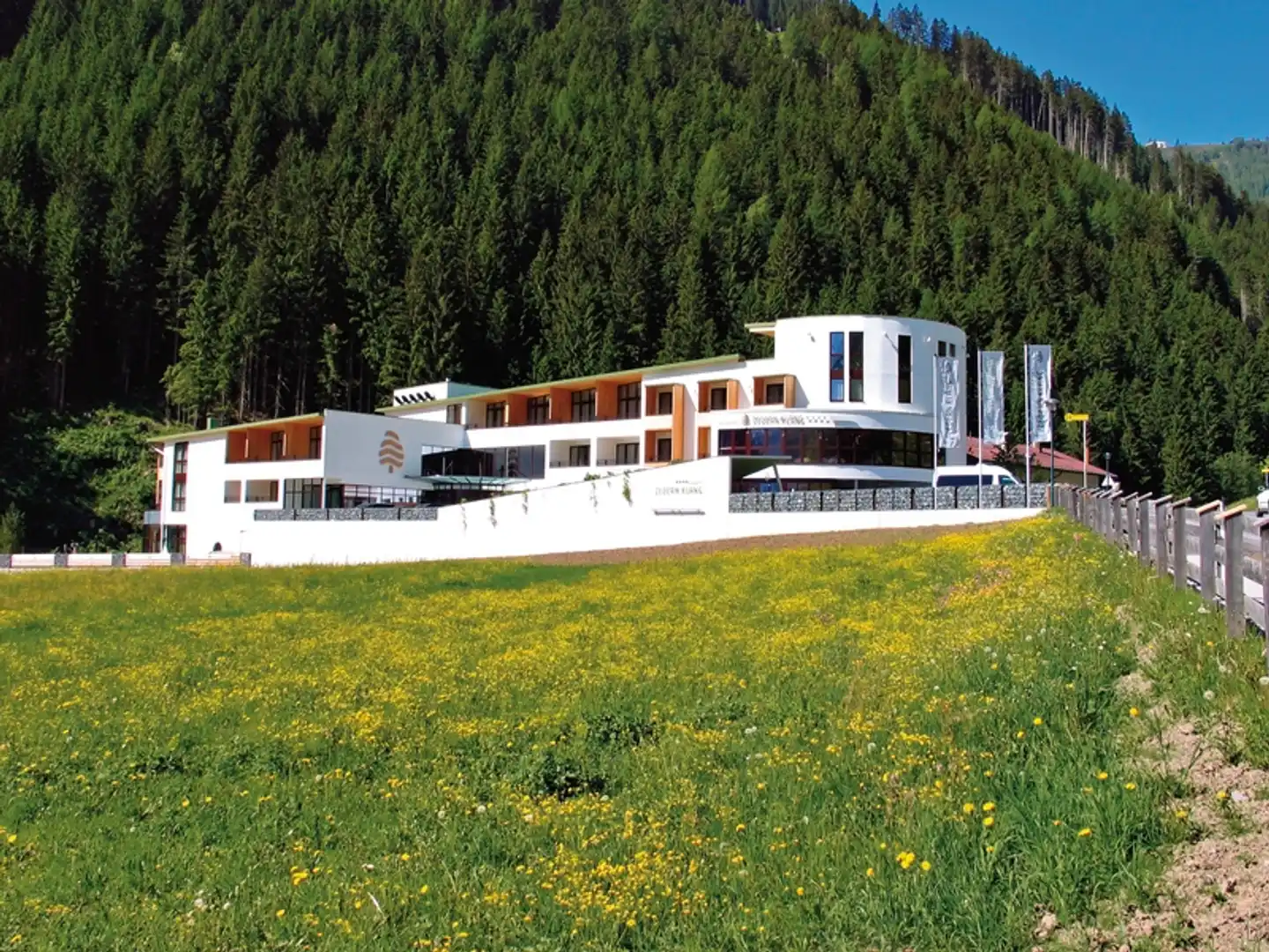 Spa Hotel Zedern Klang Aussenansicht