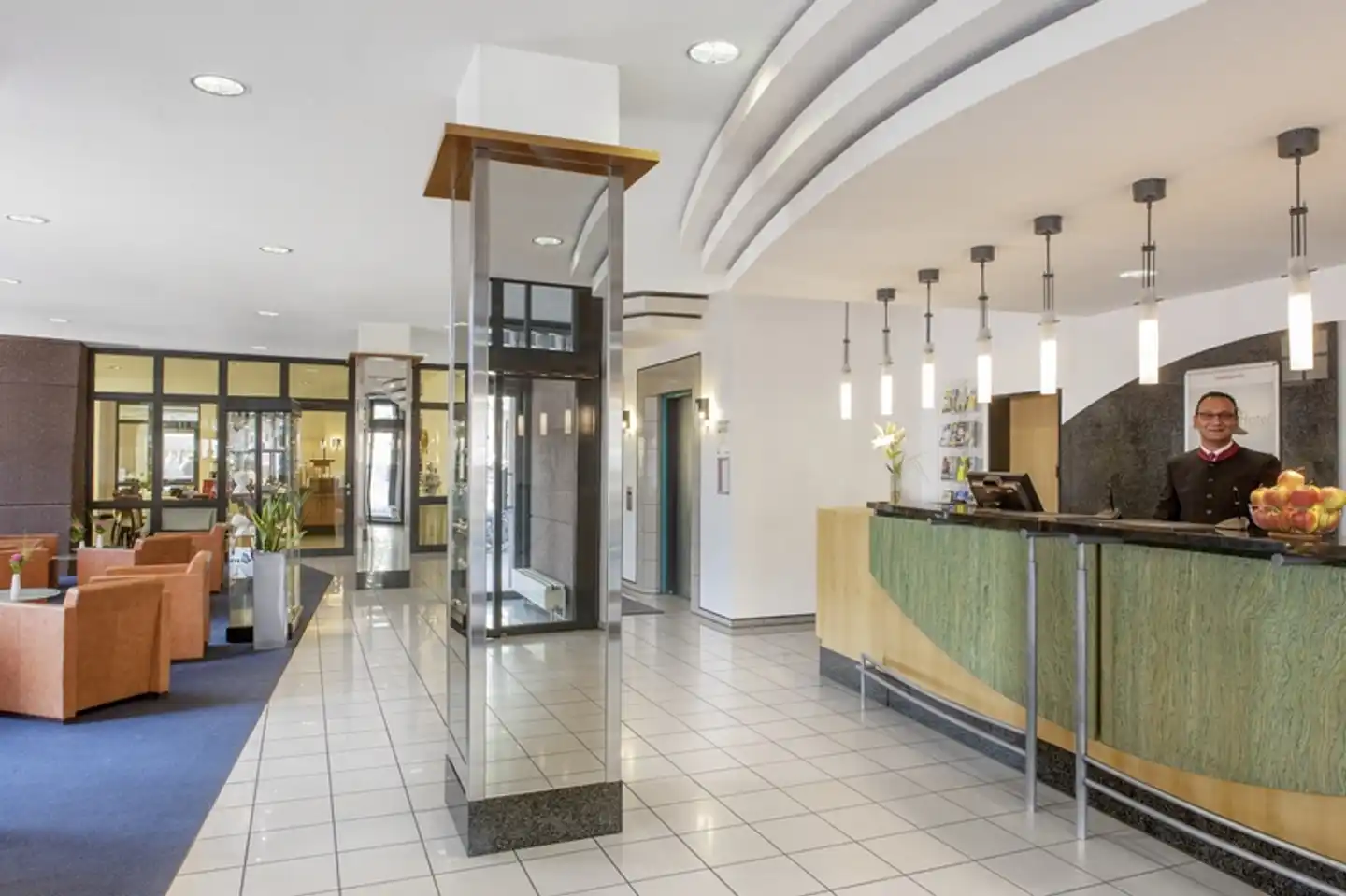 IntercityHotel Freiburg Lobby