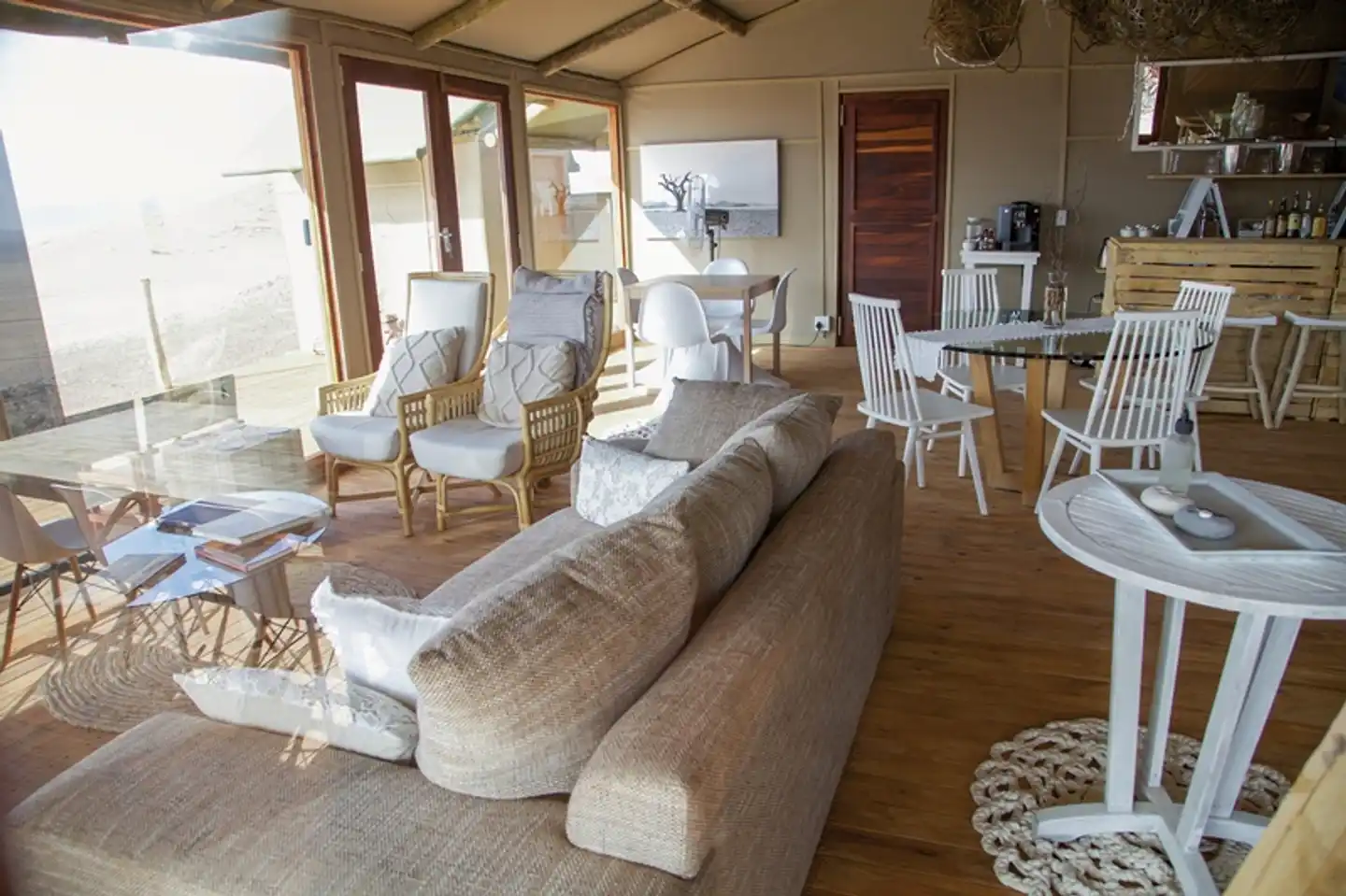 Kanaan N/aan ku se Desert Retreat Lobby