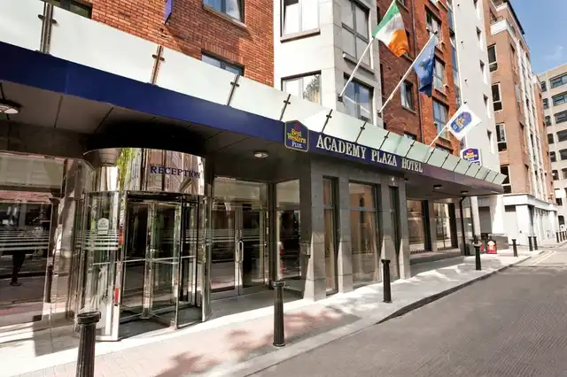 Academy Plaza Hotel Aussenansicht