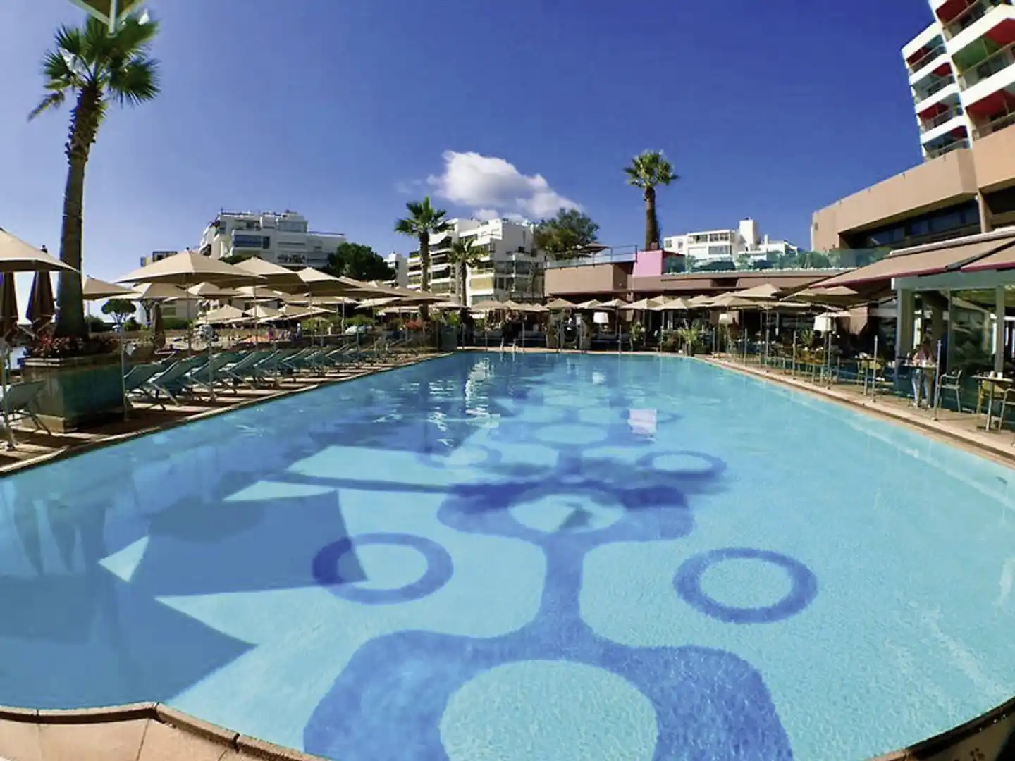Pullman Royal Casino Pool