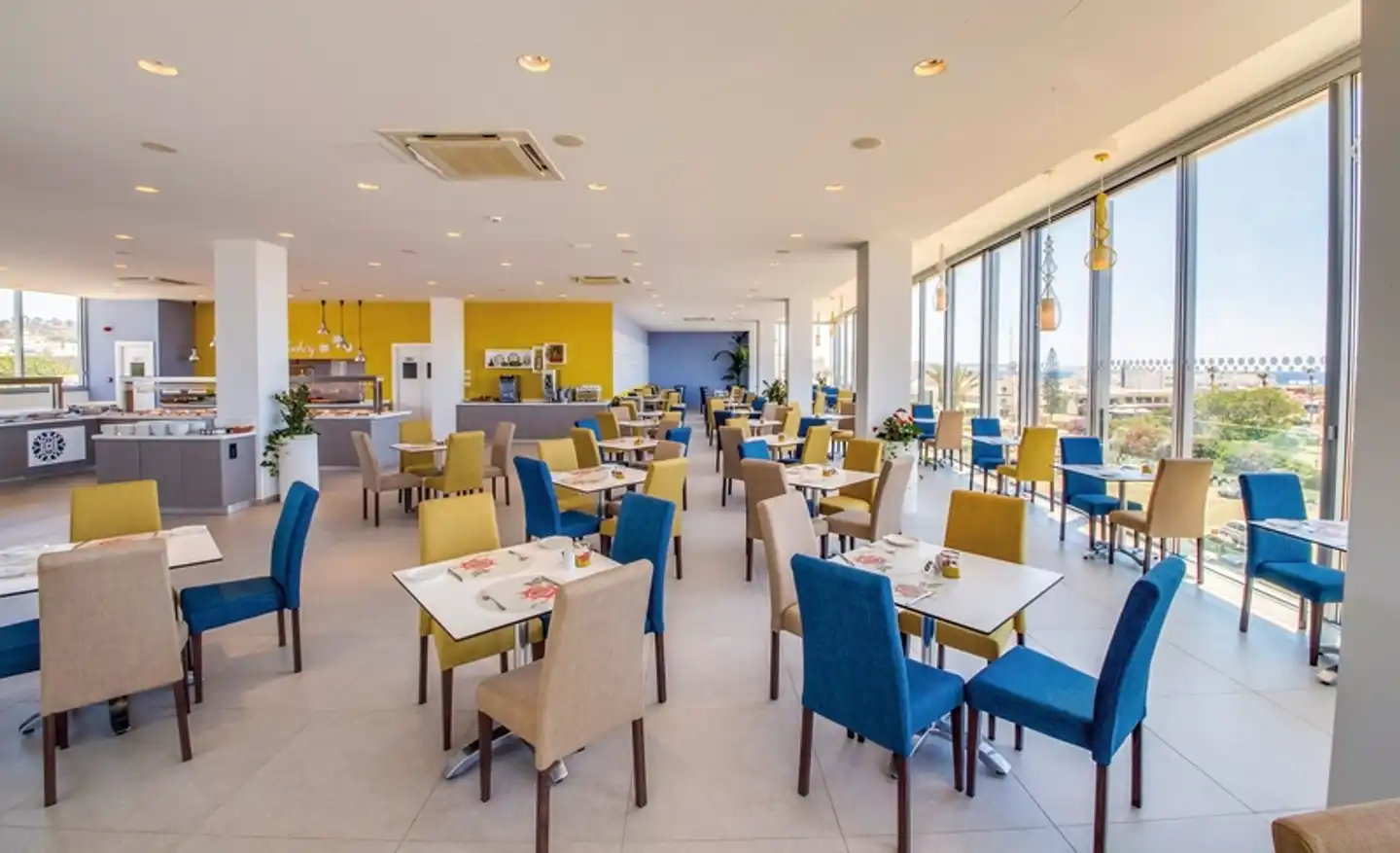 Nicholas Color Hotel Restaurant