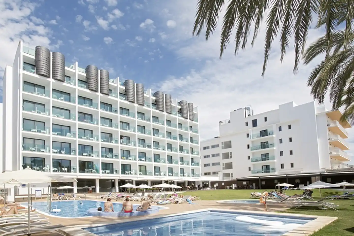 Luxor Pool