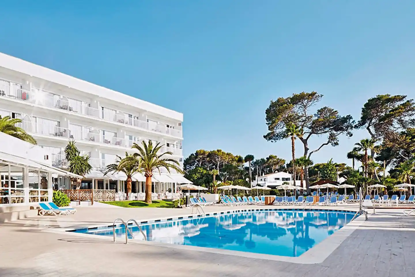 Globales Cala Blanca Pool