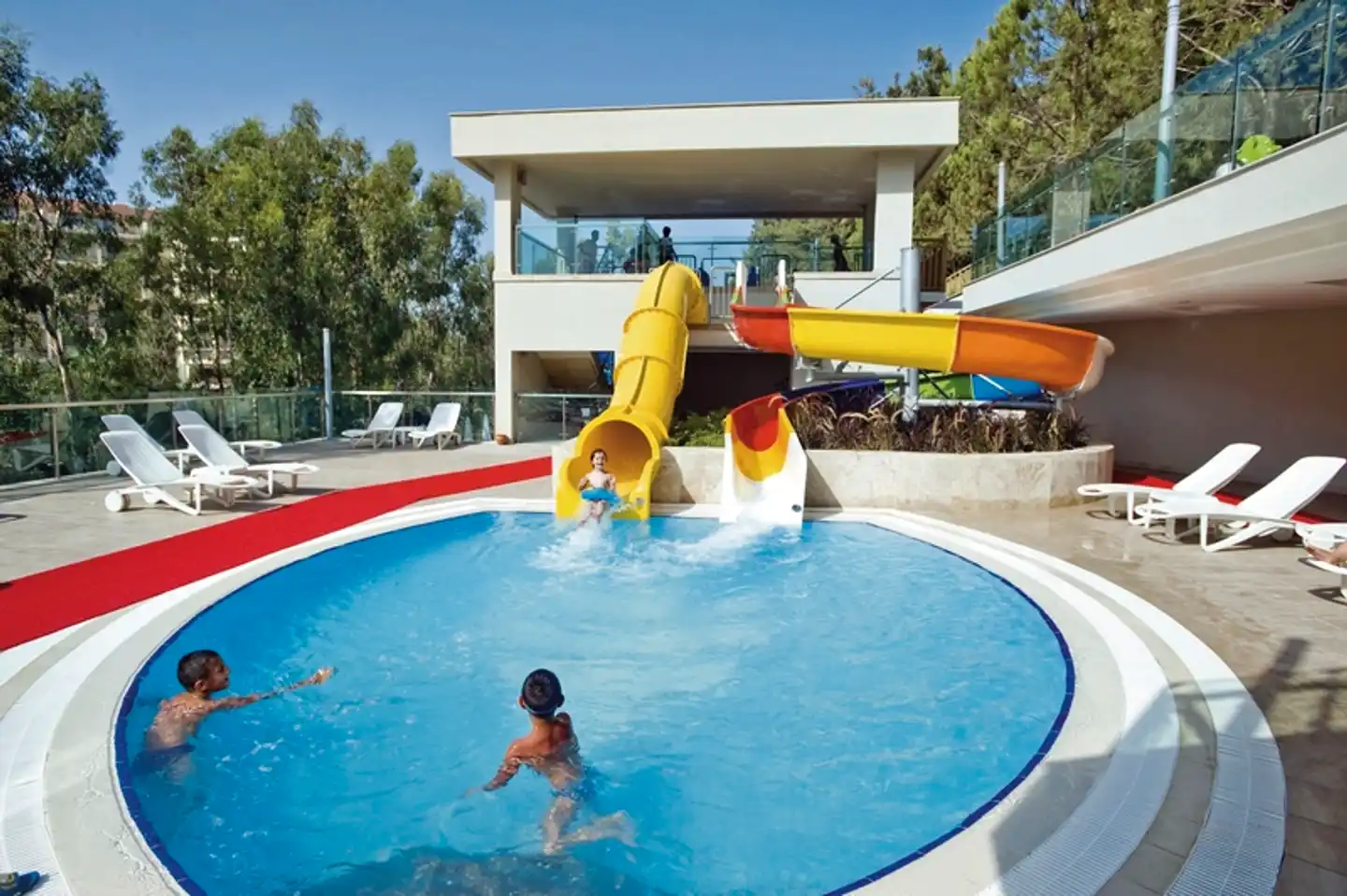 Sunrise Queen Luxury Resort & Spa Pool