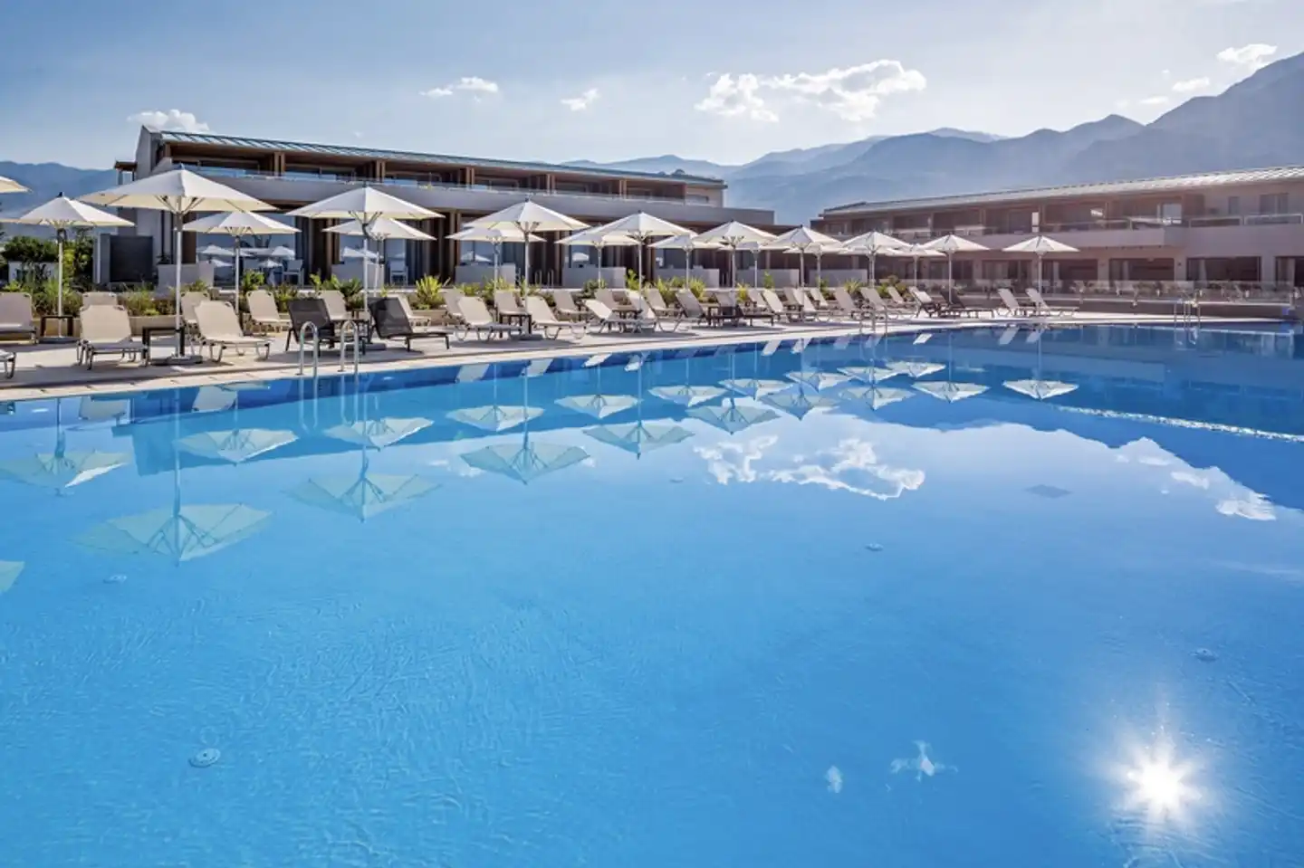 Horizon Blu Pool