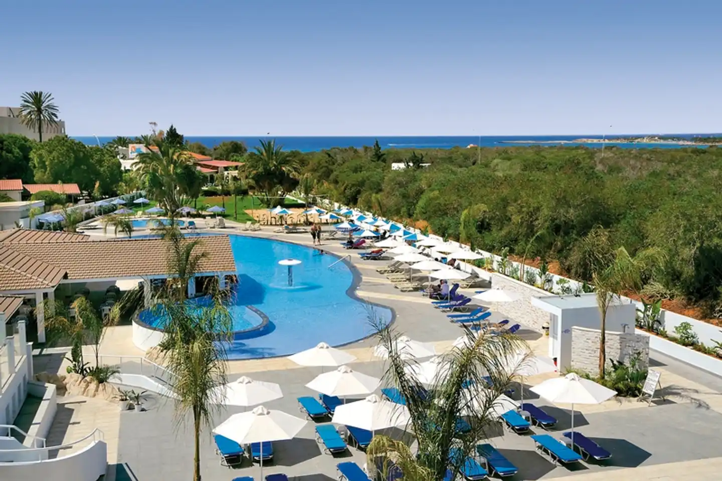 Christofinia Pool