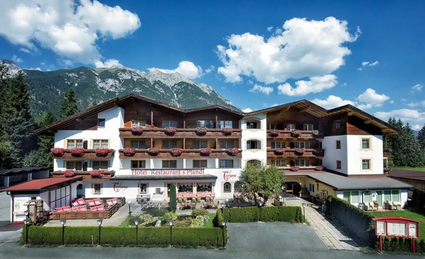 Bergidyll & Hotel Trofana Aussenansicht