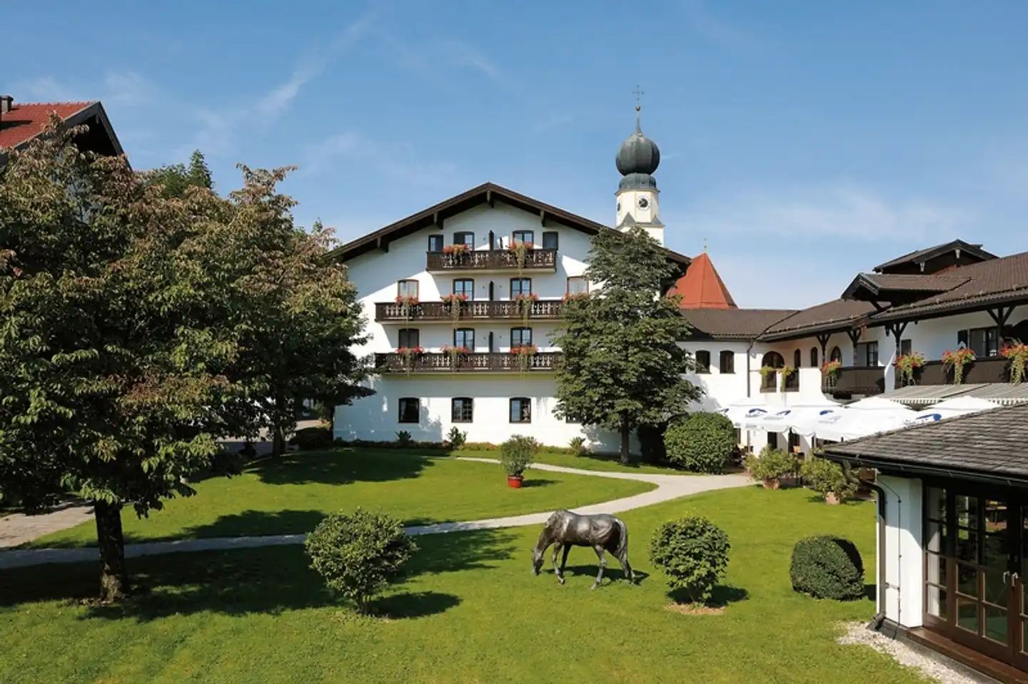 Gut Ising Chiemsee Aussenansicht