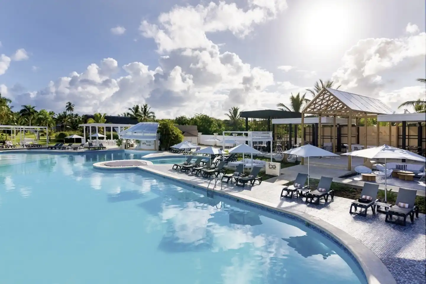 Catalonia Royal Bávaro Pool