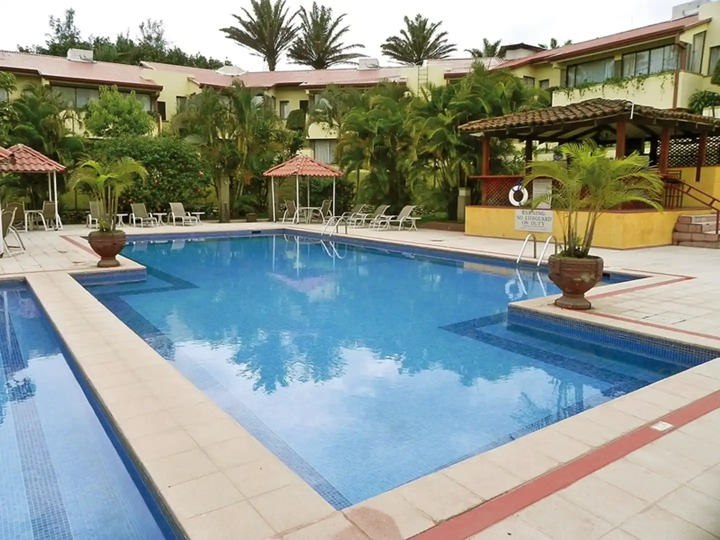 Country Inn & Suites by Radisson, San José Aeroporto, Costa Rica Pool